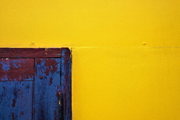 Color contrast checker, free private WCAG test