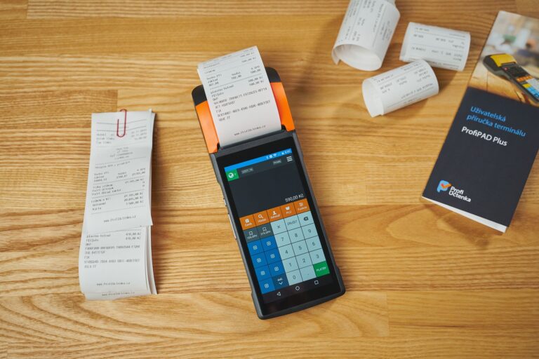 Receipt scanner to CSV for expenses and invoices
